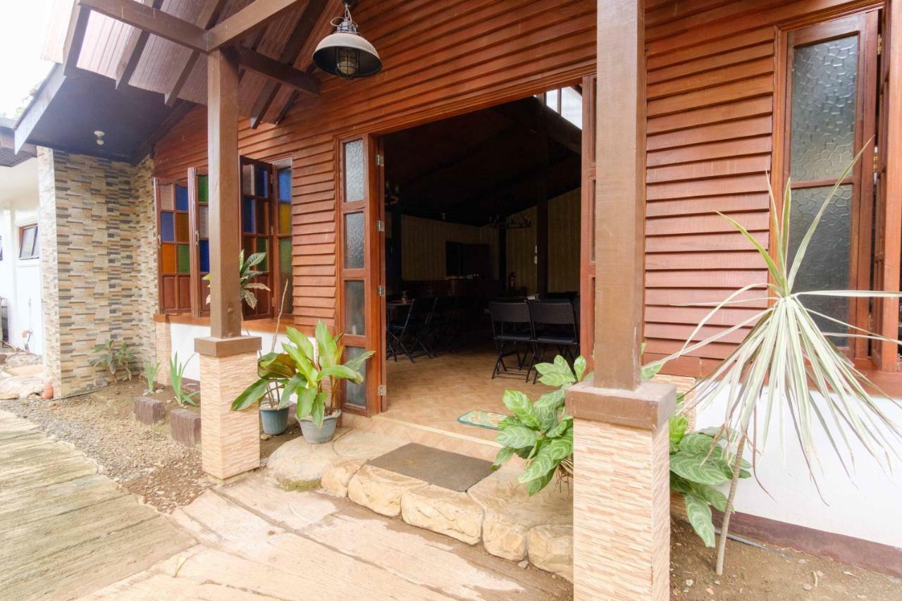 Reddoorz Premium @ Abueg Road Extension Puerto Princesa Dış mekan fotoğraf